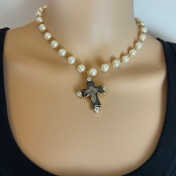 Virgins  Saints &  Angels Iconic Pearl Choker with Maria Cross - Picture 2 of 4
